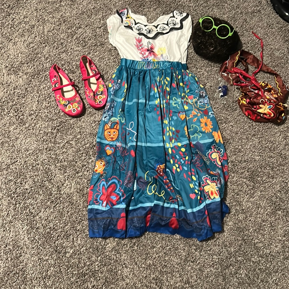 Encanto outfit